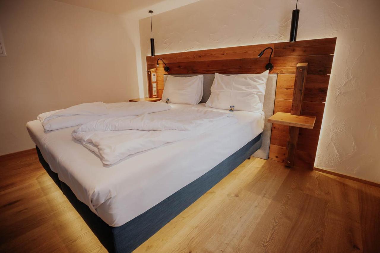 Altstadtmittehotel Sonne Dinkelsbuhl Bagian luar foto