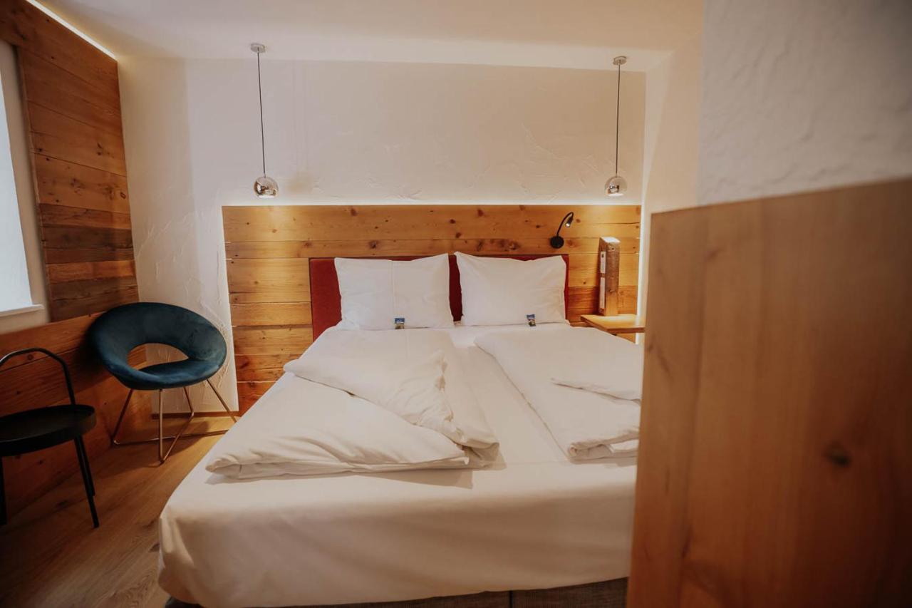 Altstadtmittehotel Sonne Dinkelsbuhl Bagian luar foto