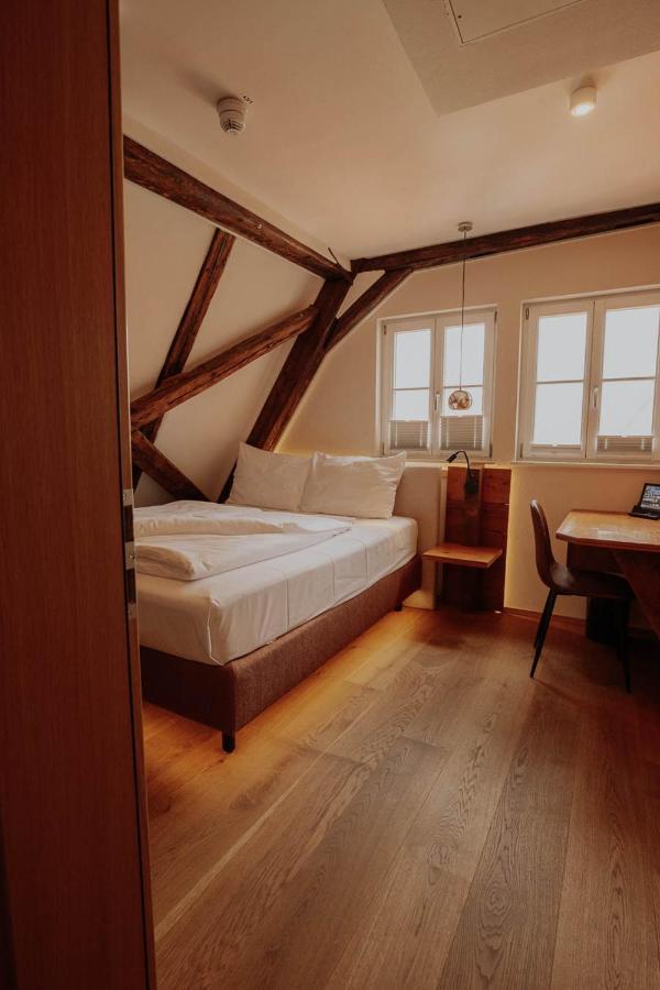 Altstadtmittehotel Sonne Dinkelsbuhl Bagian luar foto
