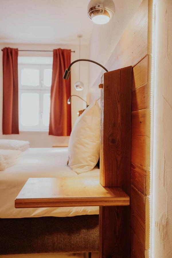 Altstadtmittehotel Sonne Dinkelsbuhl Bagian luar foto