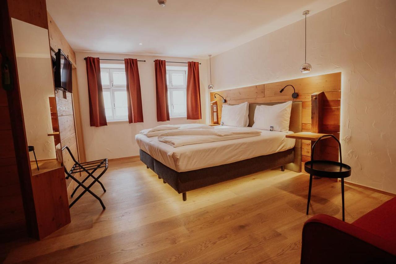 Altstadtmittehotel Sonne Dinkelsbuhl Bagian luar foto